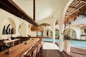 Stunning 4BR Villa With Rice Field View in Umalas