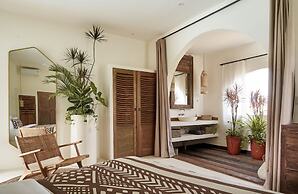 Stunning 4BR Villa With Rice Field View in Umalas