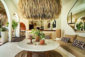 Stunning 4BR Villa With Rice Field View in Umalas