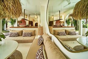 Stunning 4BR Villa With Rice Field View in Umalas