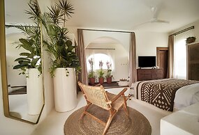 Stunning 4BR Villa With Rice Field View in Umalas