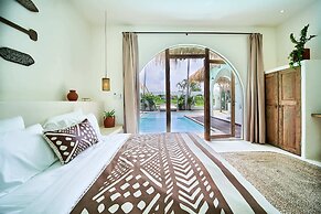 Stunning 4BR Villa With Rice Field View in Umalas