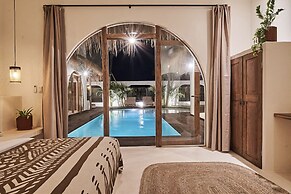 Stunning 4BR Villa With Rice Field View in Umalas