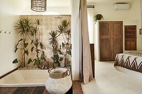 Stunning 4BR Villa With Rice Field View in Umalas