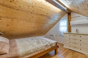 Old House Knezovo With Lovely View