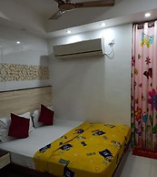 Goroomgo Apsara Guest House Ahmedabad