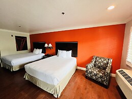 Casa Blanca Hotel & Suites