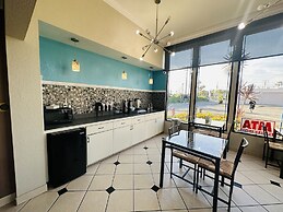 Casa Blanca Hotel & Suites Orange