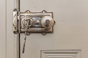 Apartment 6