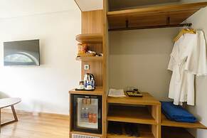 The Tahiti Beach Hotel