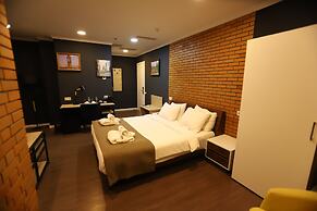 Bricks Hotel