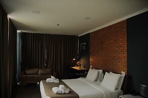 Bricks Hotel