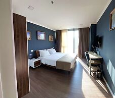 Bricks Hotel