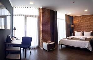 Bricks Hotel