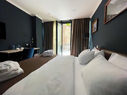 Bricks Hotel