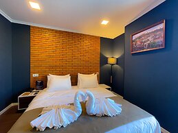 Bricks Hotel
