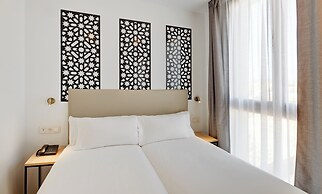 Sercotel Granada Suites