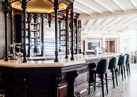 Shore House at The Del, LXR Hotels & Resorts