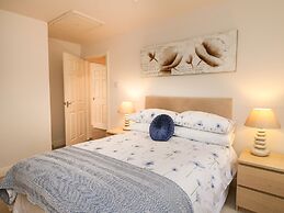4 River Court
