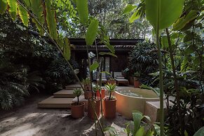 awā Beachfront Hotel