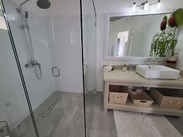 Unique Rare Villa! Retreat Style, Full Sea Views With Private Pool & H