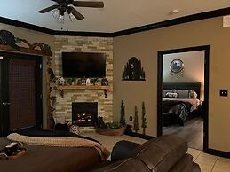 A Bear's Hibernation 1 Bedroom Condo by RedAwning