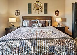 A Bear's Hibernation 1 Bedroom Condo by RedAwning