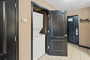 A Bear's Hibernation 1 Bedroom Condo by RedAwning