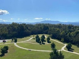 A Bear's Hibernation 1 Bedroom Condo by RedAwning