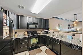 A Bear's Hibernation 1 Bedroom Condo by RedAwning