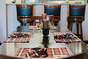 A Bear's Hibernation 1 Bedroom Condo by RedAwning