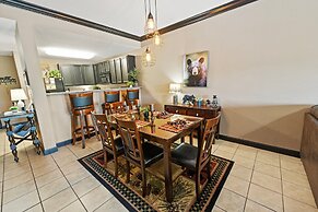 A Bear's Hibernation 1 Bedroom Condo by RedAwning