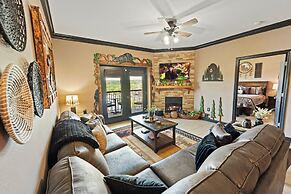 A Bear's Hibernation 1 Bedroom Condo by RedAwning