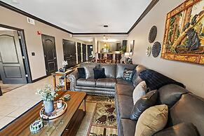 A Bear's Hibernation 1 Bedroom Condo by RedAwning