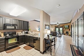 A Bear's Hibernation 1 Bedroom Condo by RedAwning