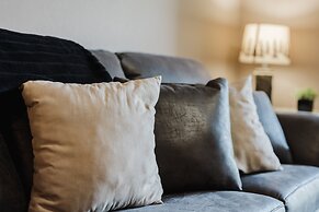 A Bear's Hibernation 1 Bedroom Condo by RedAwning