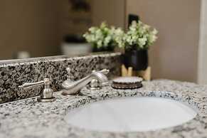 A Bear's Hibernation 1 Bedroom Condo by RedAwning