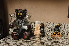 A Bear's Hibernation 1 Bedroom Condo by RedAwning