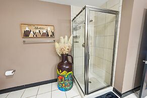 A Bear's Hibernation 1 Bedroom Condo by RedAwning