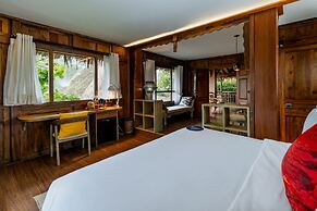 TIRA VILAGNA SUITES & SPA