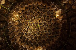 TIRA VILAGNA SUITES & SPA