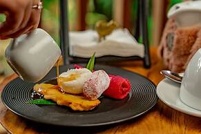 TIRA VILAGNA SUITES & SPA