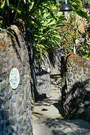 TIRA VILAGNA SUITES & SPA