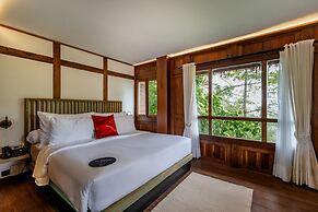 TIRA VILAGNA SUITES & SPA