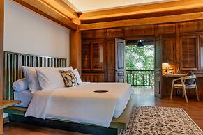 TIRA VILAGNA SUITES & SPA