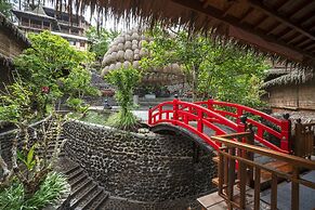 TIRA VILAGNA SUITES & SPA