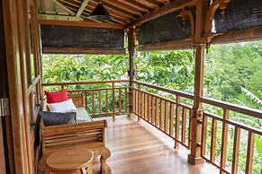 TIRA VILAGNA SUITES & SPA