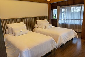 TIRA VILAGNA SUITES & SPA