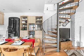 Beach Cottage - Nautical-themed Cottage in Central Totnes