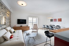 Bright and Clean Rothchild Quarter